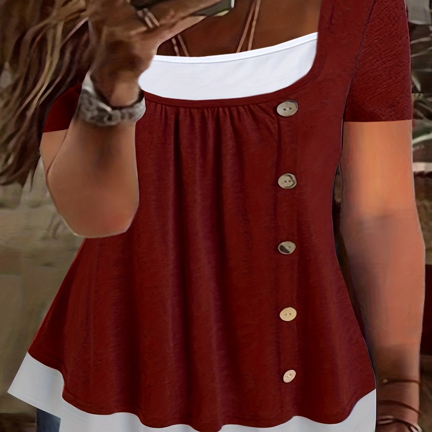 Camiseta de manga corta con bloques de color para mujer talla plus con cuello redondo