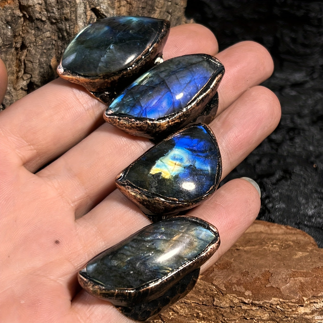 Uniseks vintage uzuk nozik joylangan tabiiy toshlar bilan noyob dizayn