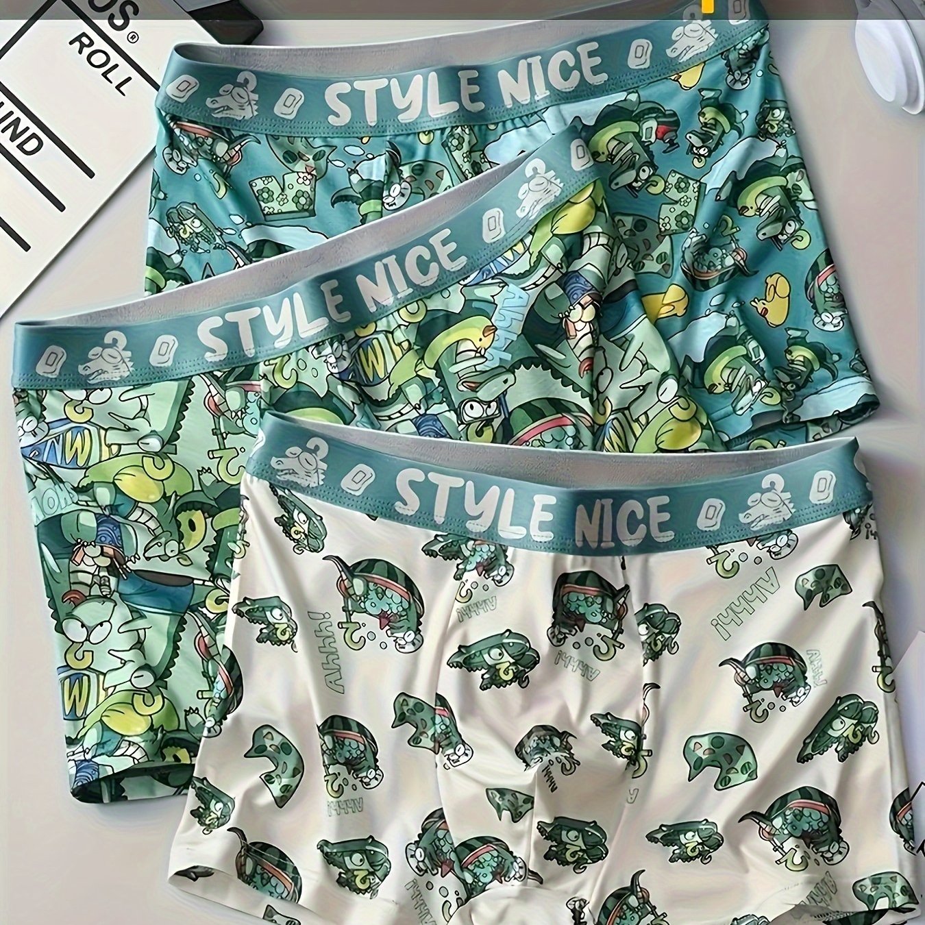 Erkaklar modasidagi boxer briefs to'plami 1/3 dona, polyester va spandeks aralashmasidan tayyorlangan. O'rtacha cho'zilish, tikilgan belbog' va nafas oladigan qulaylik xususiyatlariga ega. Kundalik va tasodifiy foydalanish uchun mos.