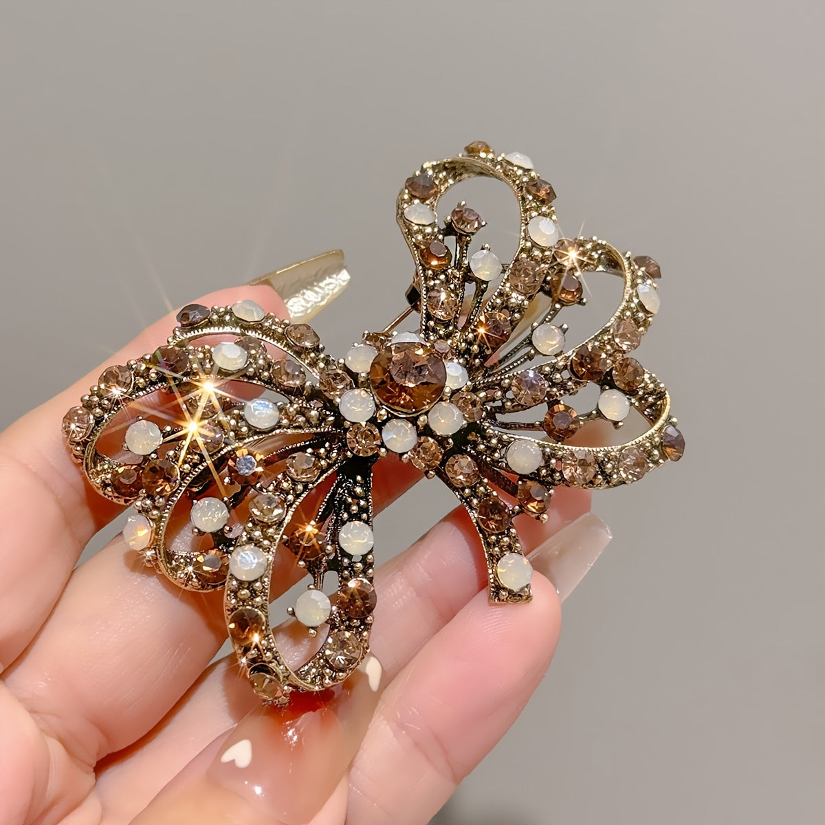 Retro-Style Butterfly Brooch Pin with Rhinestones for Suits and Scarves