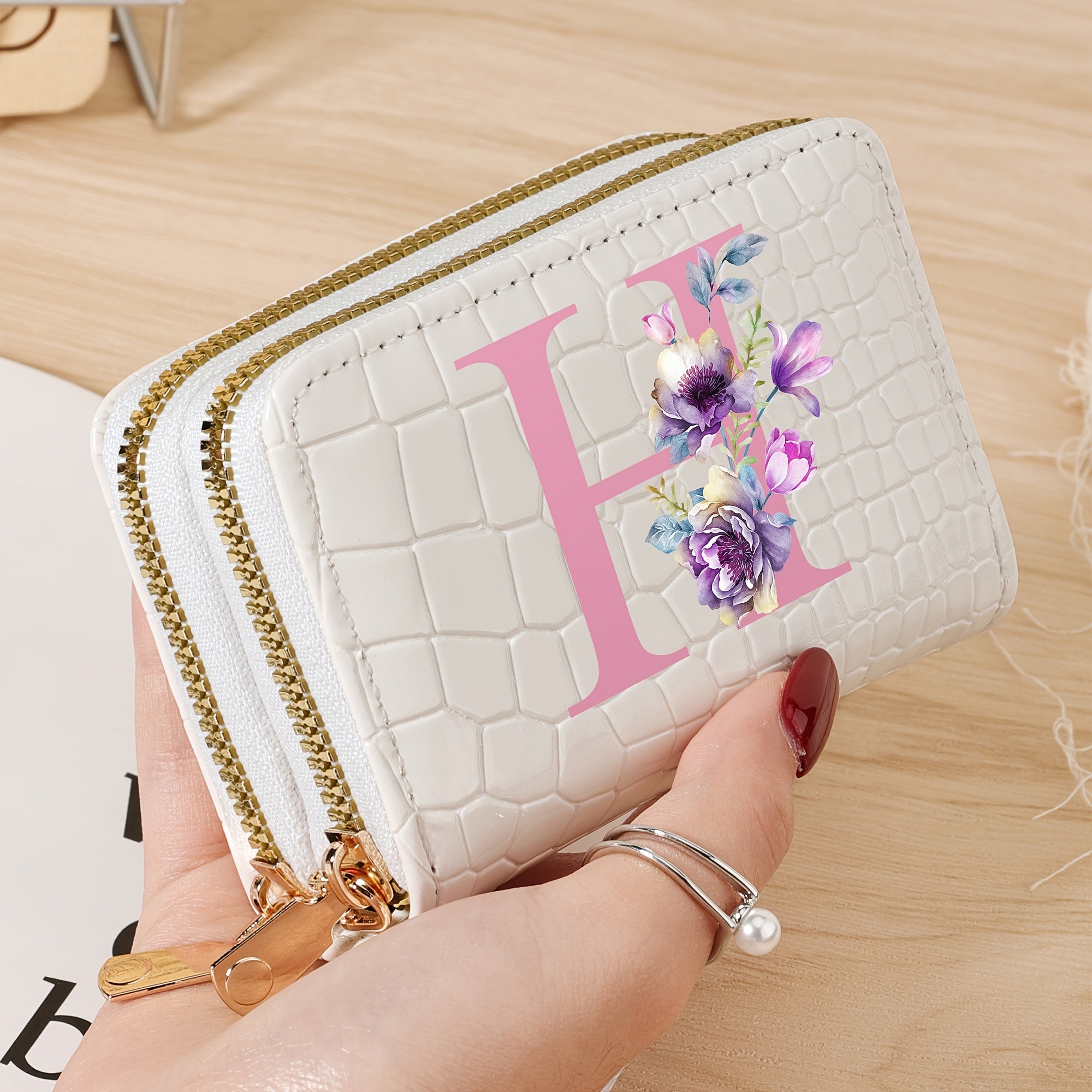 Стильный женский кошелек с крокодиловым узором и дизайном "P", сумка с двойной молнией черного, белого и розового цветов. Модная монетница для путешествий и повседневного использования, школьный аксессуар с текстурой.