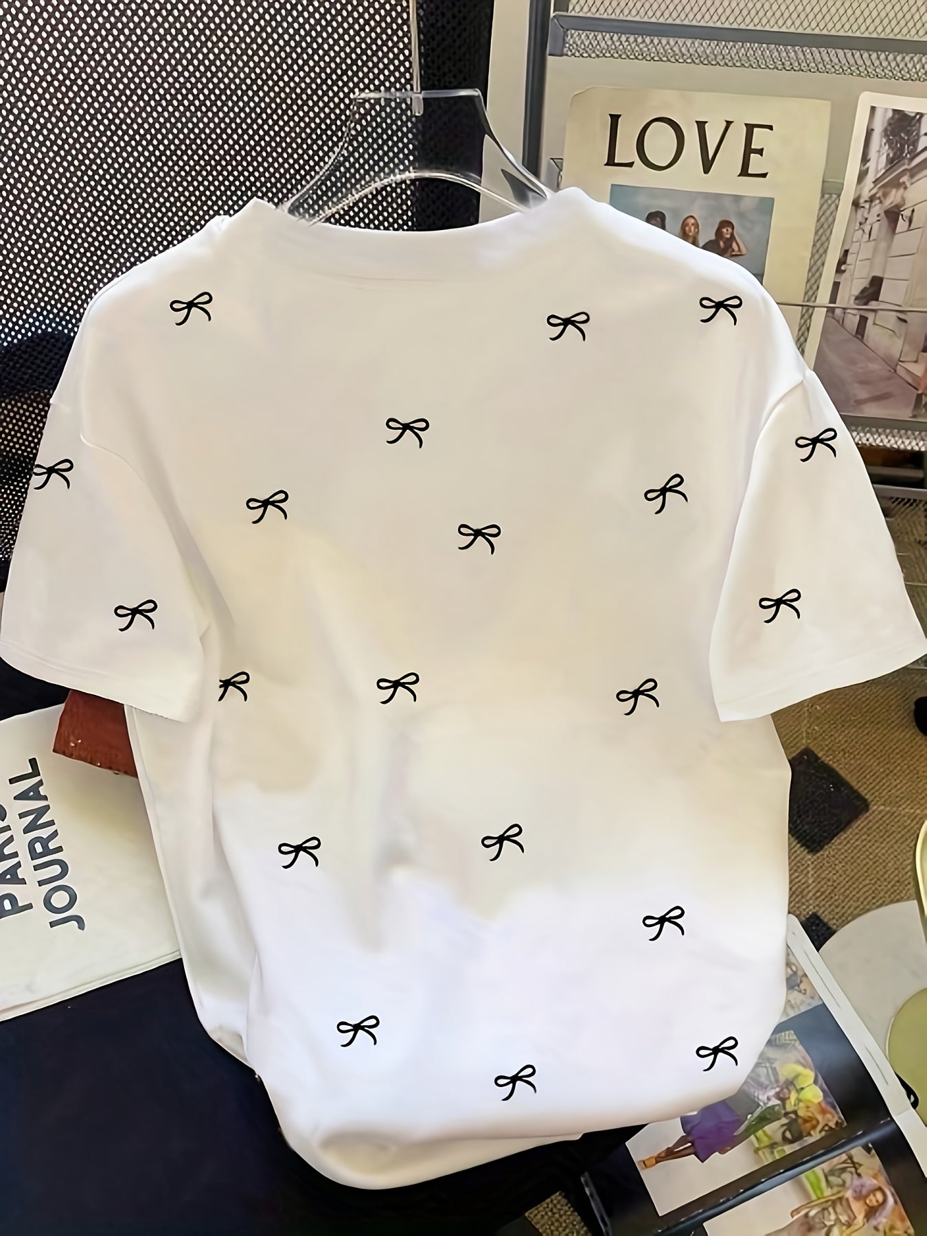 Plus Size Women's White T-Shirt with Black Ribbon Print Casual Crew Neck