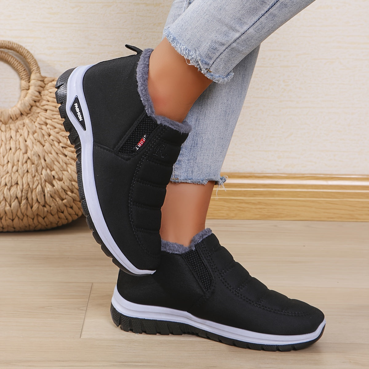 Women's Insulated Cold-Proof Boots Slip-Resistant Warm Winter Shoes