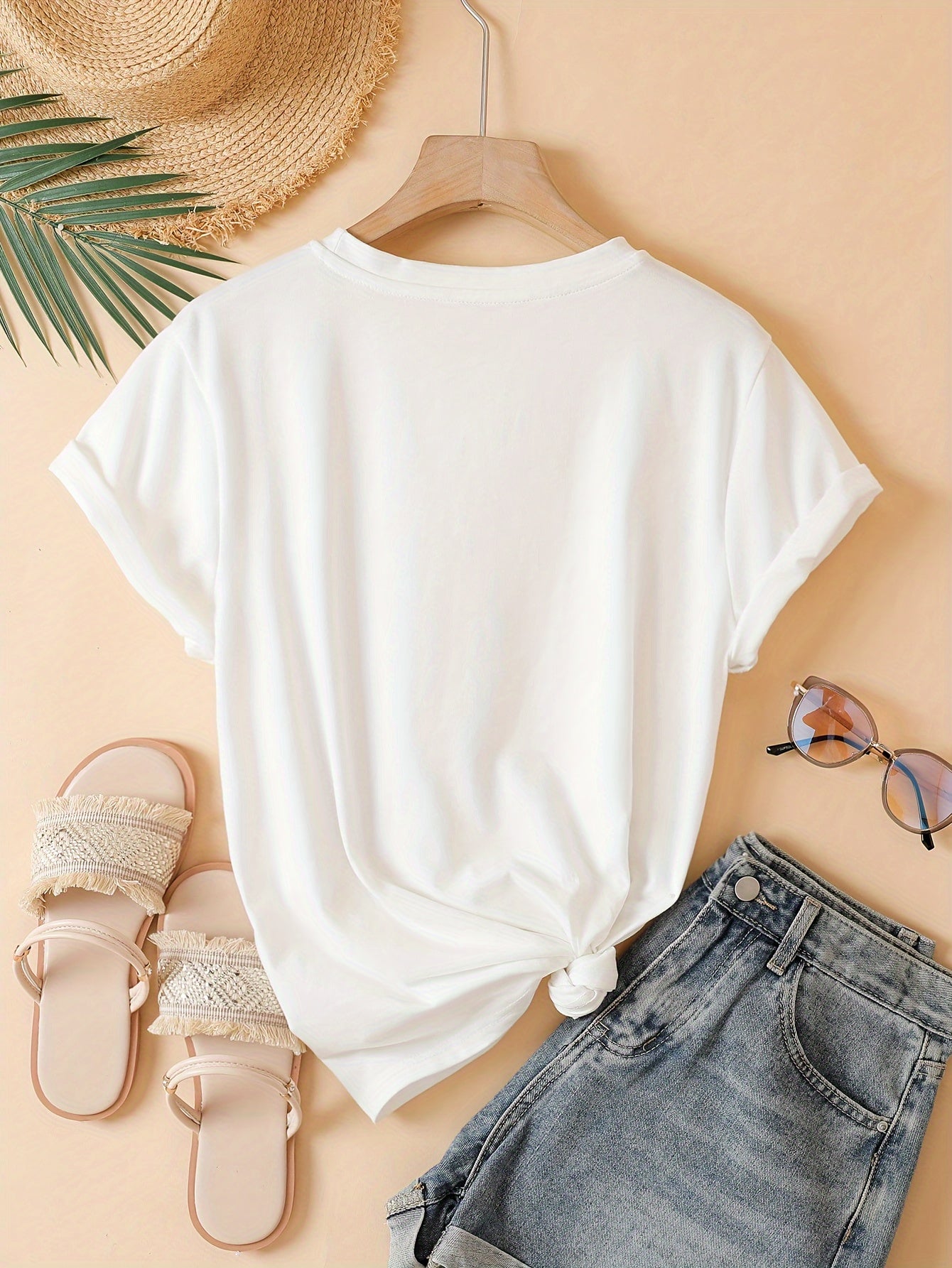 Camiseta de manga corta de poliéster y mezcla de algodón con cuello redondo y estampado de corazón para todas las estaciones