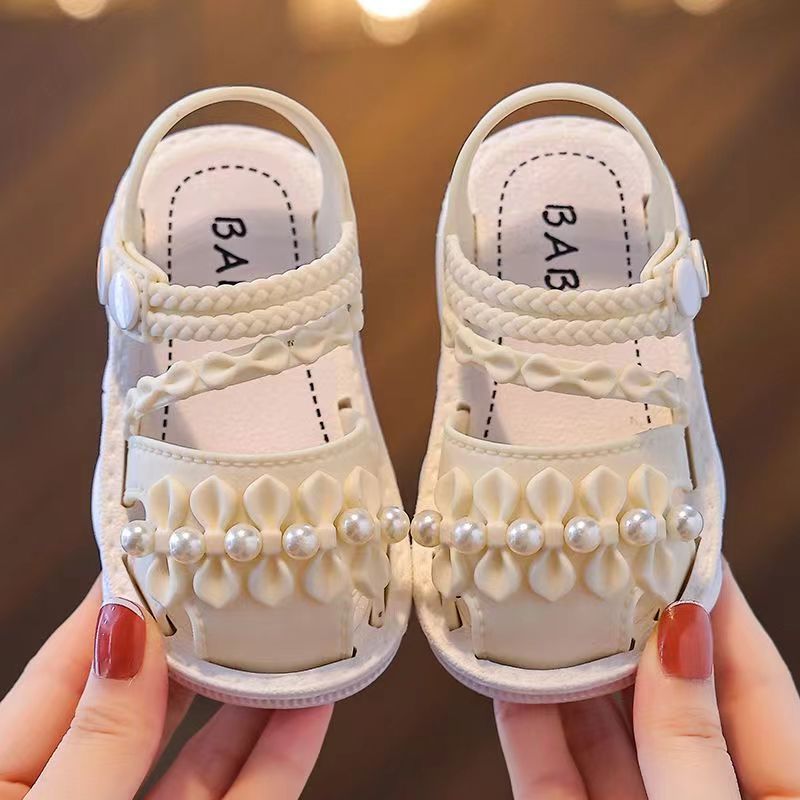 Girls' PVC Cartoon Sandals with Buckle Closure Non-Slip Sole Breathable Summer Shoes for Toddlers and Girls