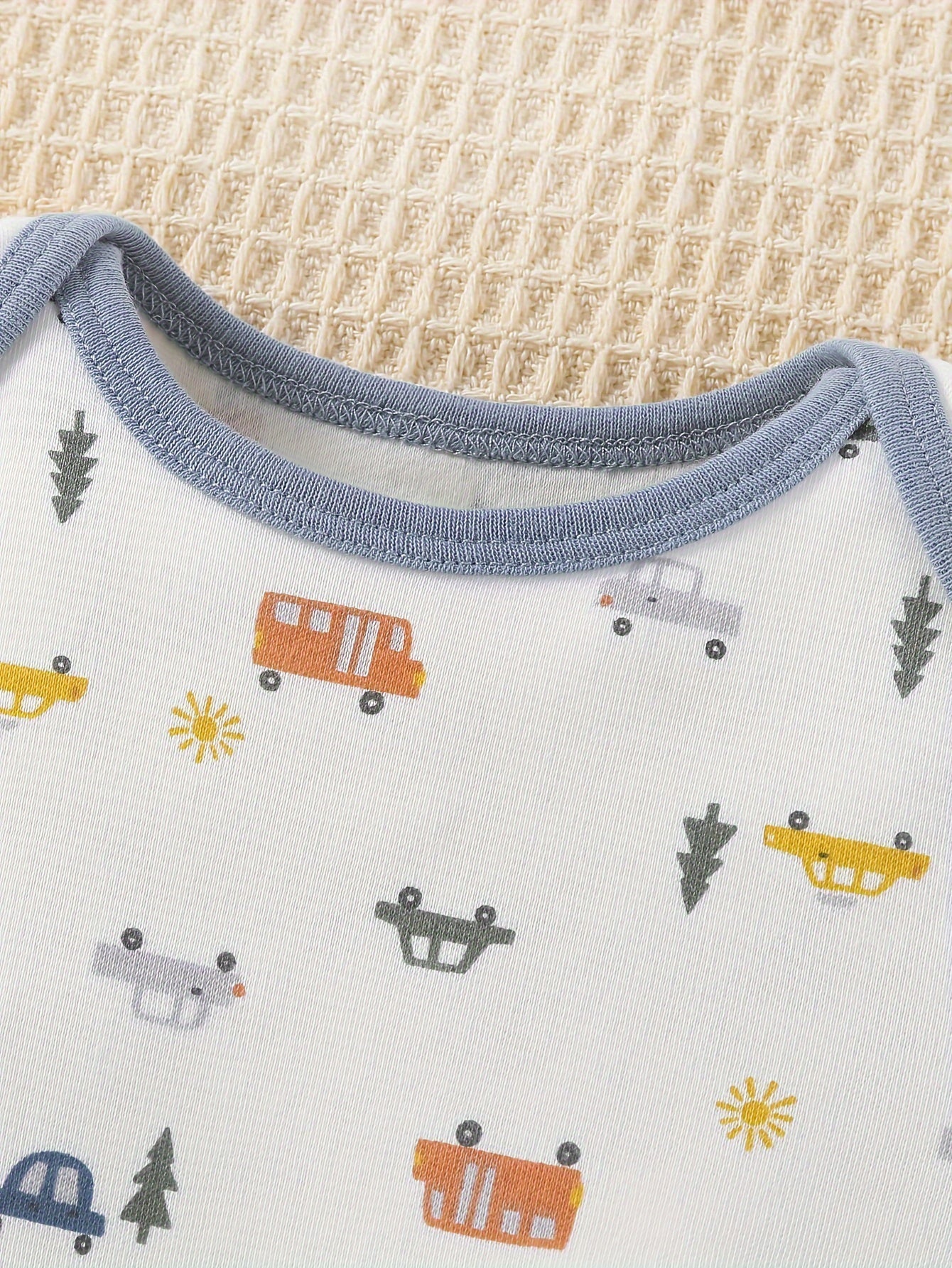 Kichkina erkaklar uchun multfilm mashina velur kostyumi, kuz-qish uchun 4 ta qismli to'plam