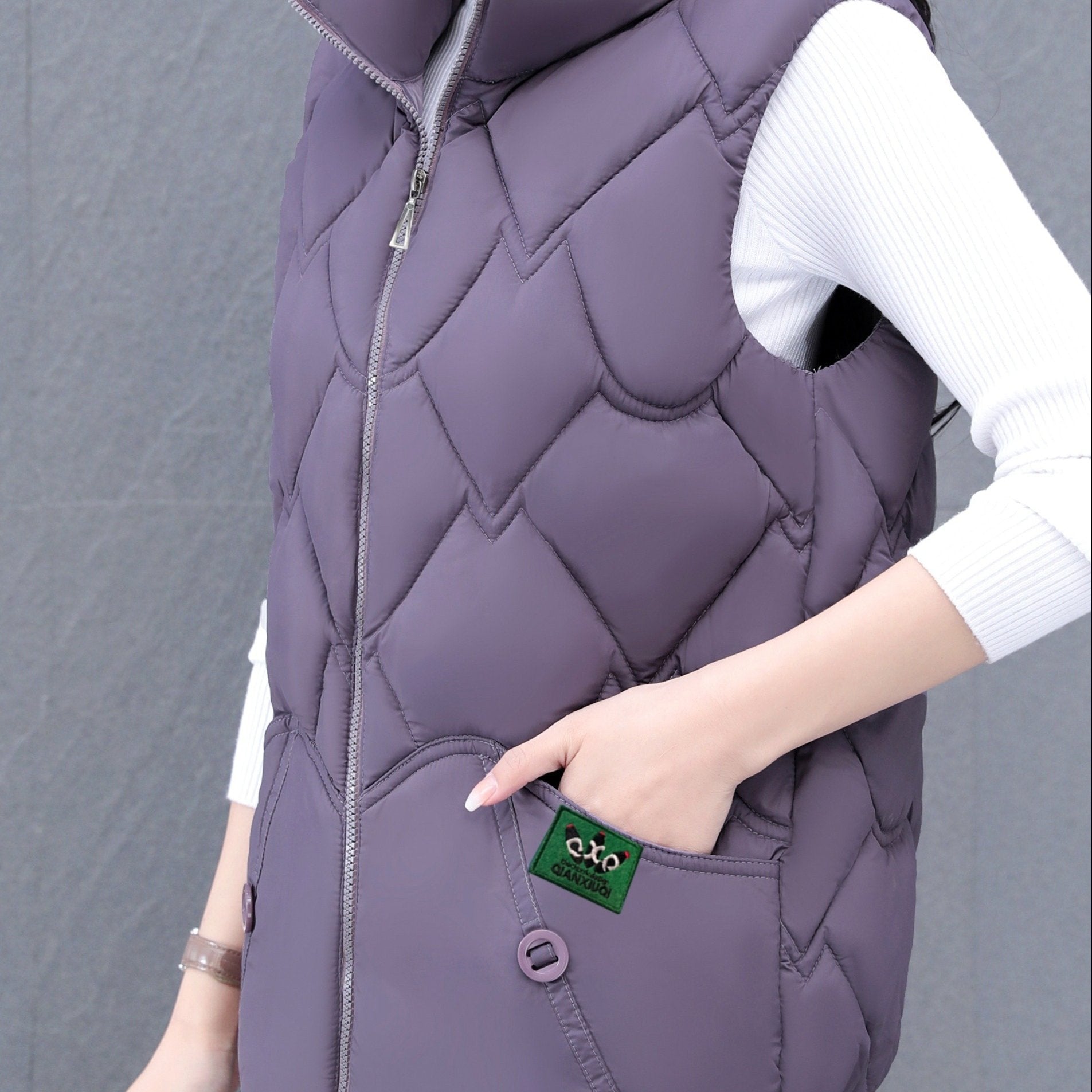 Women's Polyester Vest with Quilted Stand Collar Zipper Closure Pleated Hem Fall Winter Casual