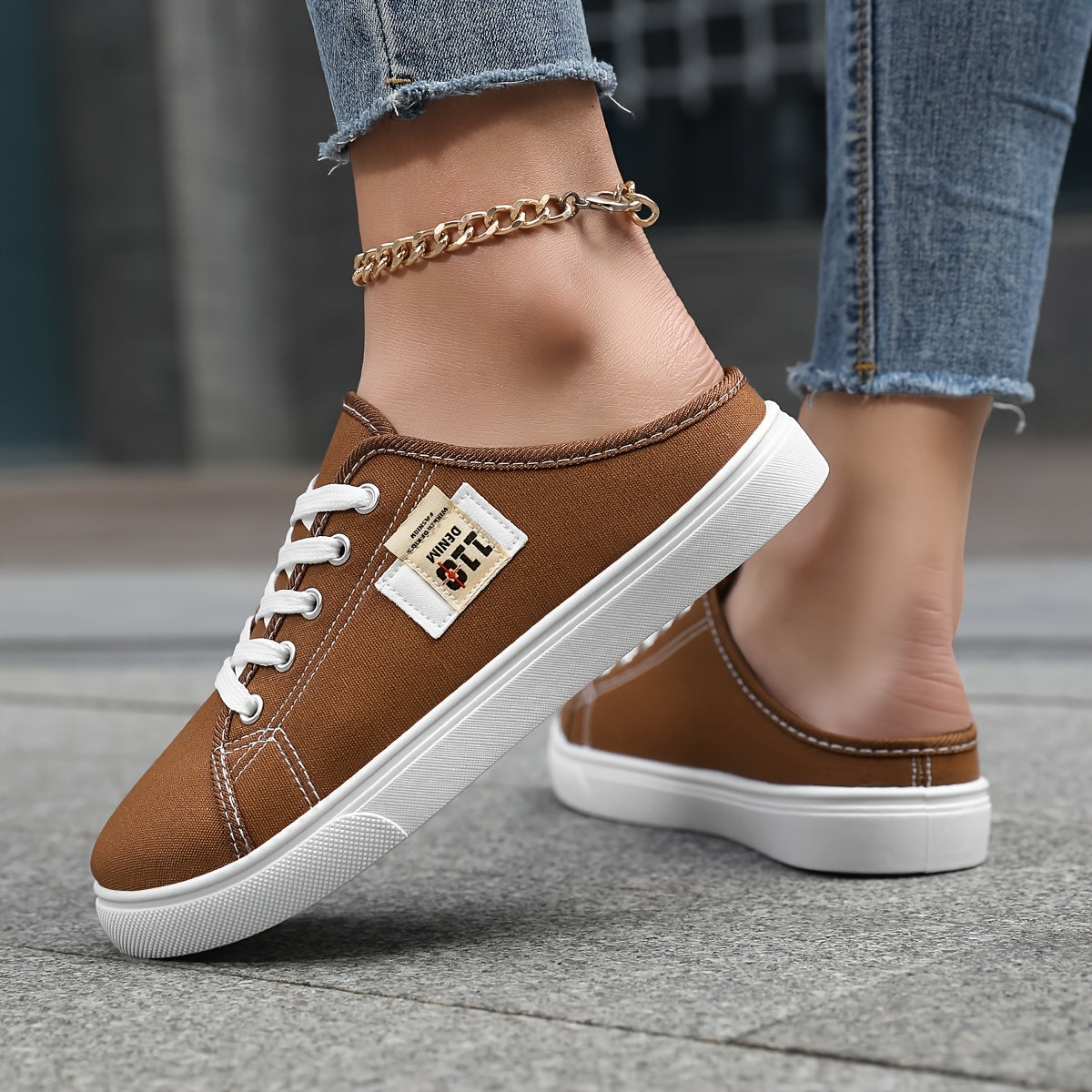 Women's Casual Solid Color Laced Walking Shoes Breathable Fabric Insoles