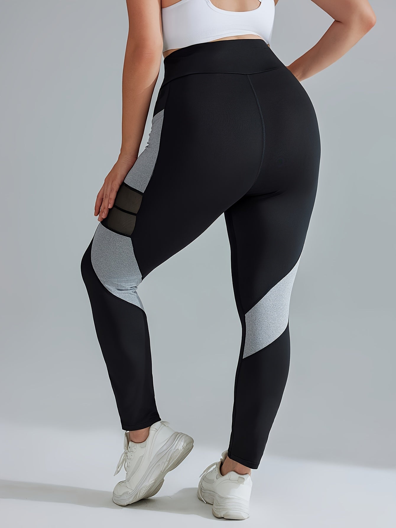 Women's Plus Size High-Waisted Yoga Leggings with Pockets Black Gray Mesh