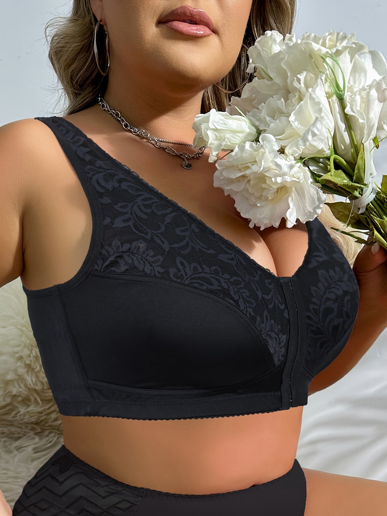 Sujetador bralette sin aros de talla grande para mujer con estampado floral y cierre frontal, con estiramiento medio