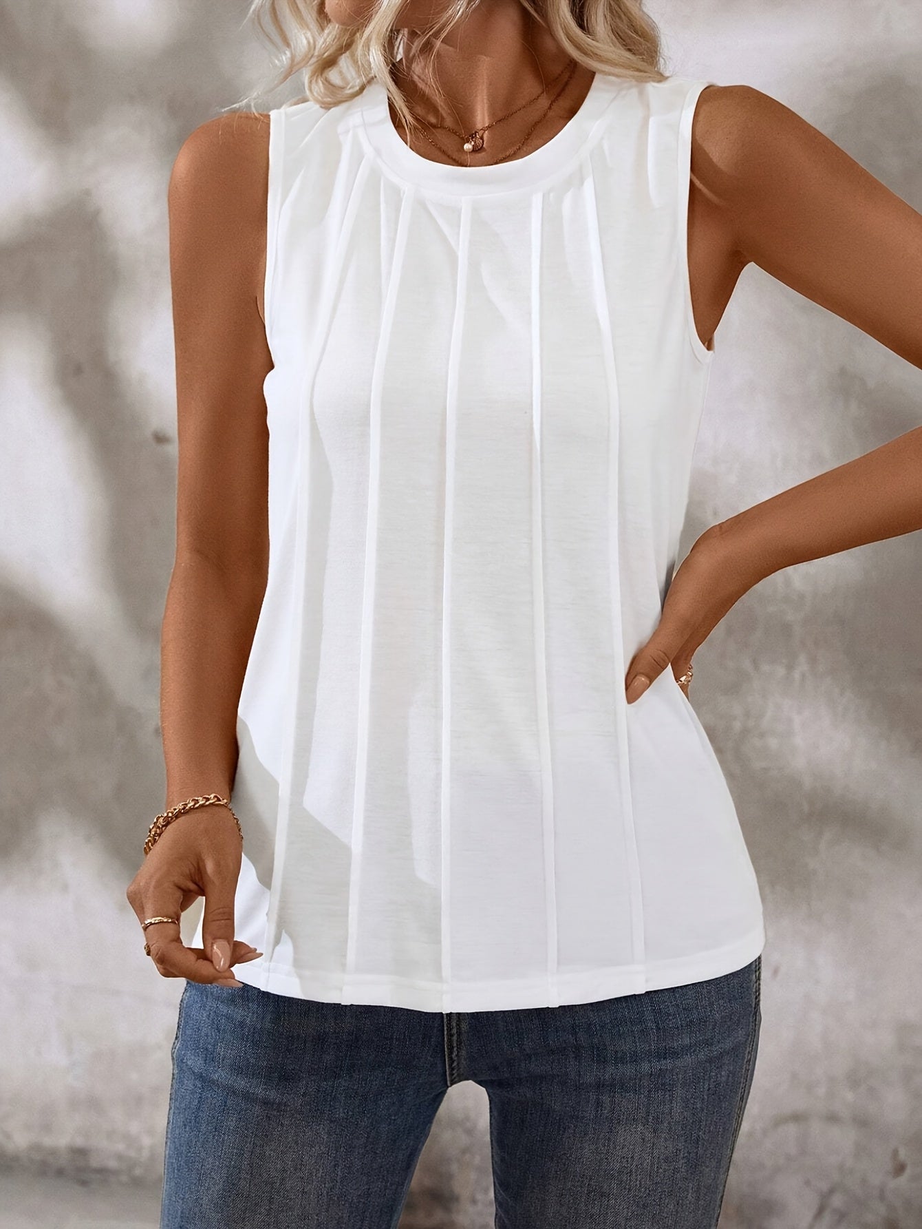 Женская майка без рукавов большого размера черная с круглым вырезом повседневная летняя и осенняя