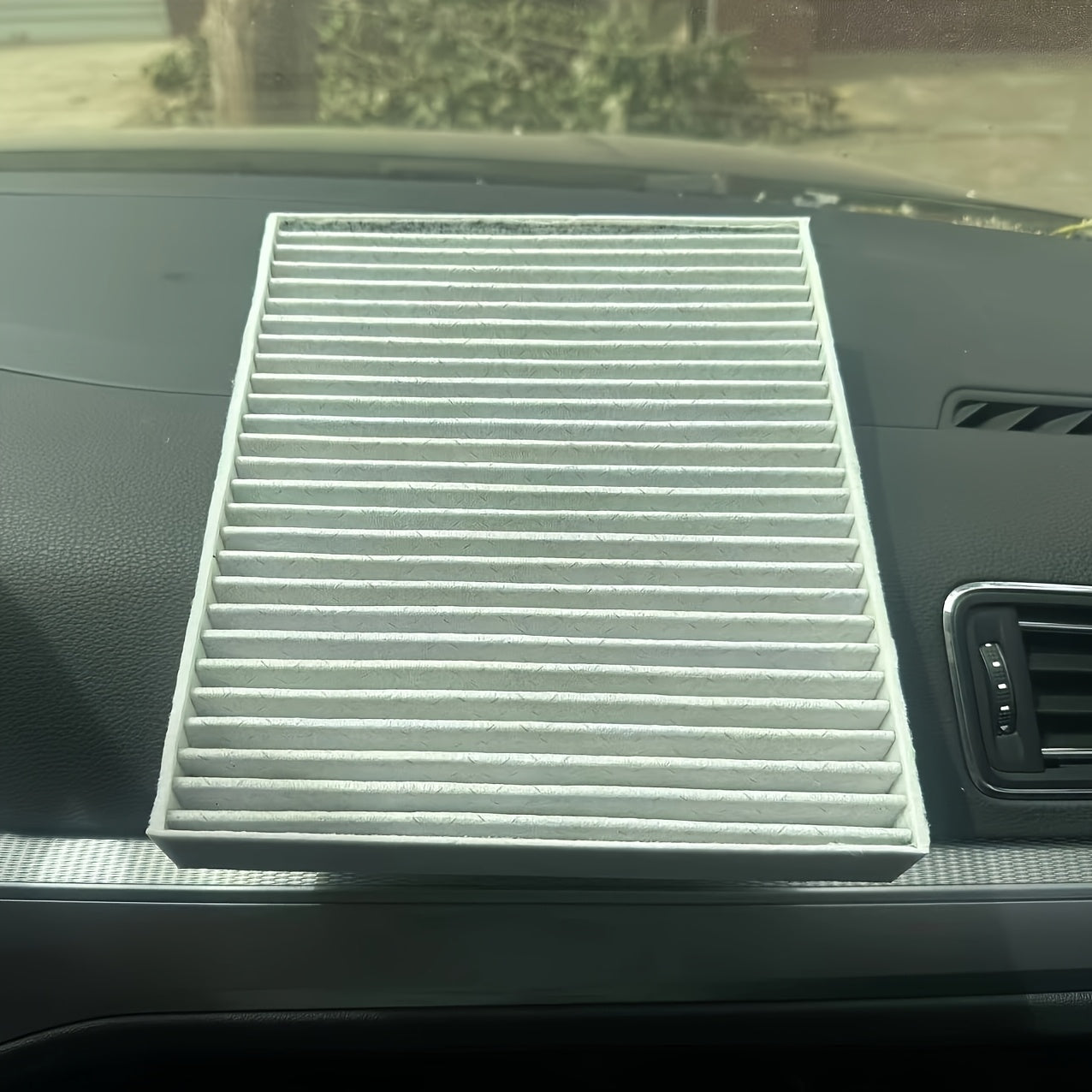 Avtomobil salon havosini filtri faol uglerod bilan almashtirish uchun avtomobil uchun