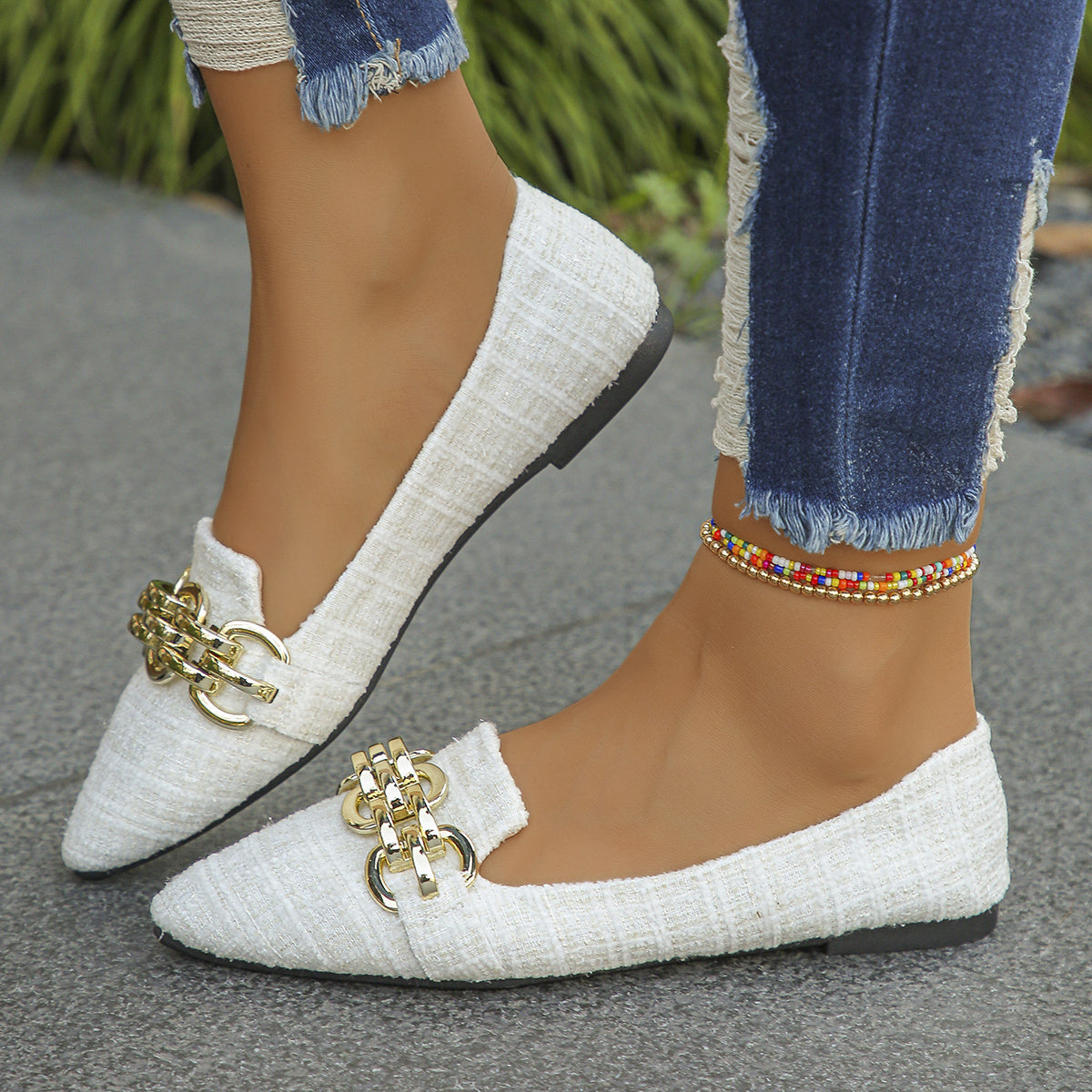 Zapatos planos de punta con slip-on para mujer de tallas grandes con detalles de estrella y cadena