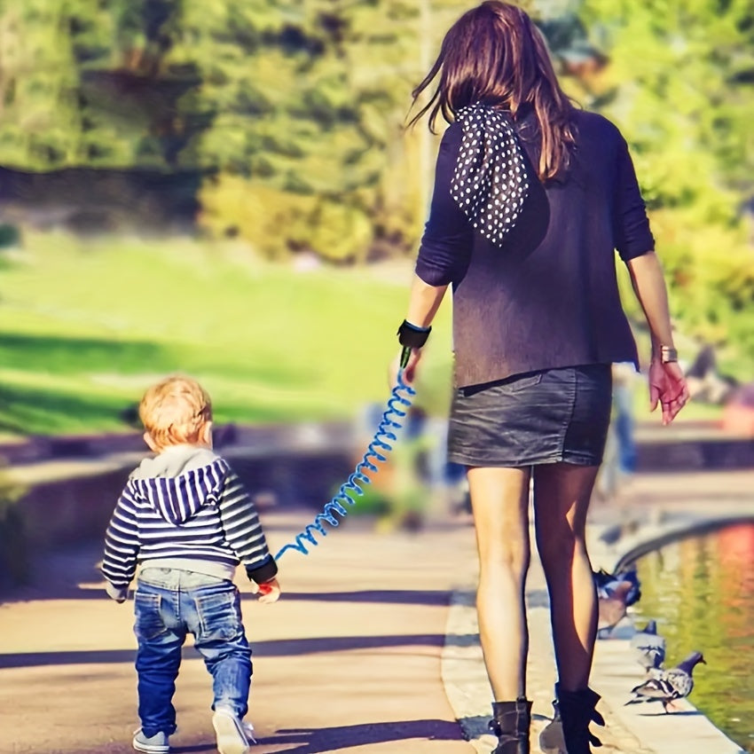 Safety Harness Strap with Hand Rope and Wrist Link for Child Safety and Holiday Gifts