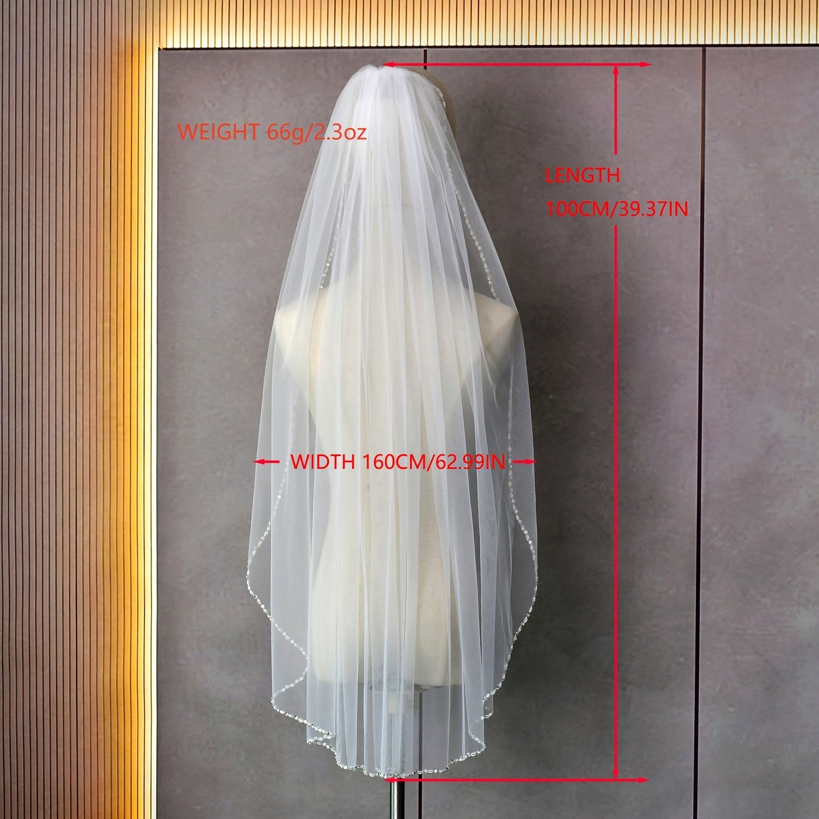 Yuvinlik qizning barmoq uchidan uzun bo'yinli bejirimli tulle to'y aksessuari