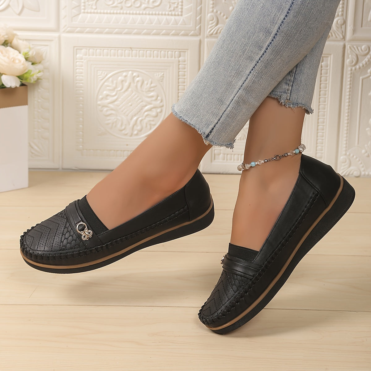 Women's Slip-On Loafers PU Upper Retro Solid Color Casual Shoes