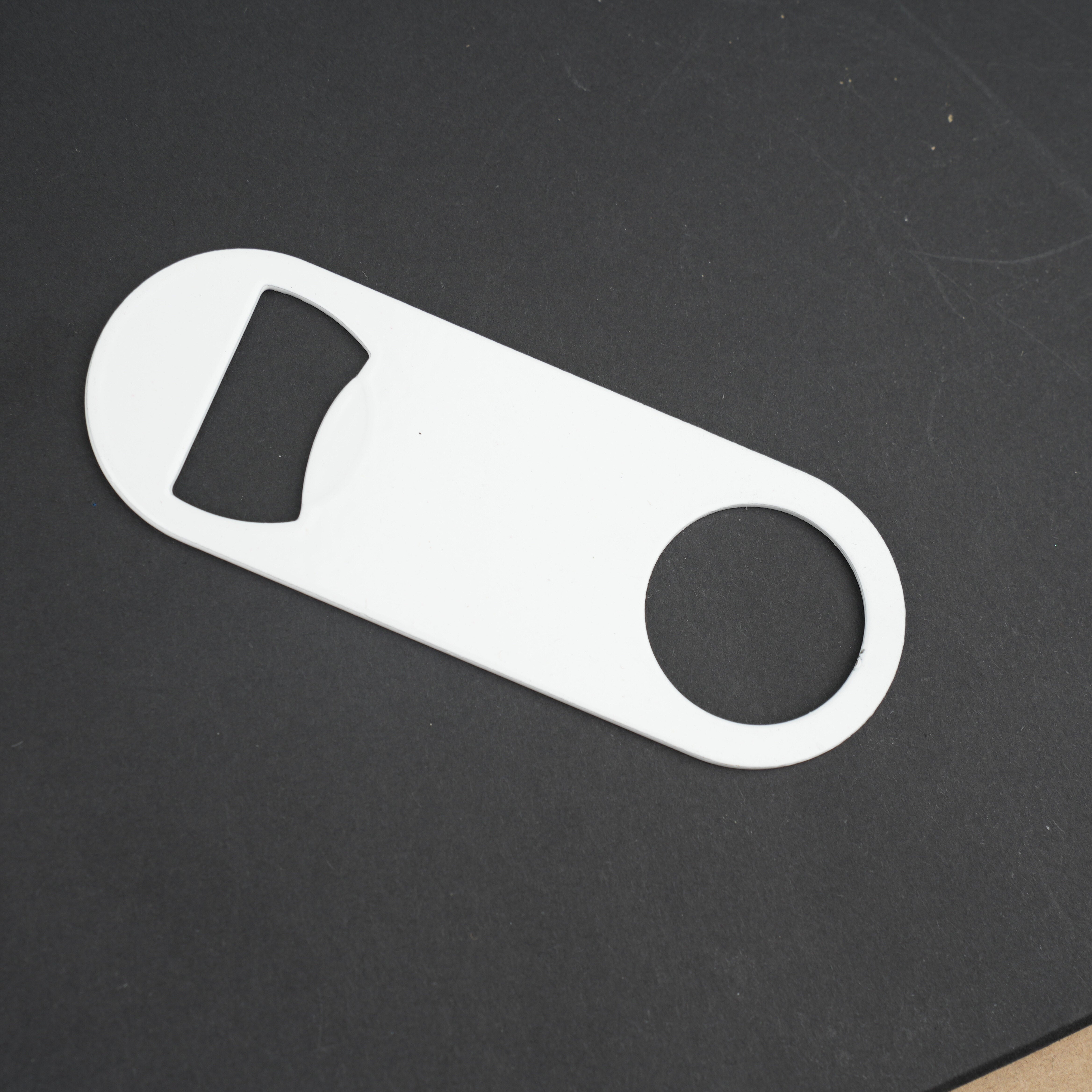 Moslashtiriladigan zanglamas po'latdan yasalgan shisha ochgich, sovg'alar va bar foydalanishi uchun ideal, quvvat talab qilinmaydi, mustahkam sublimatsiya bo'sh.