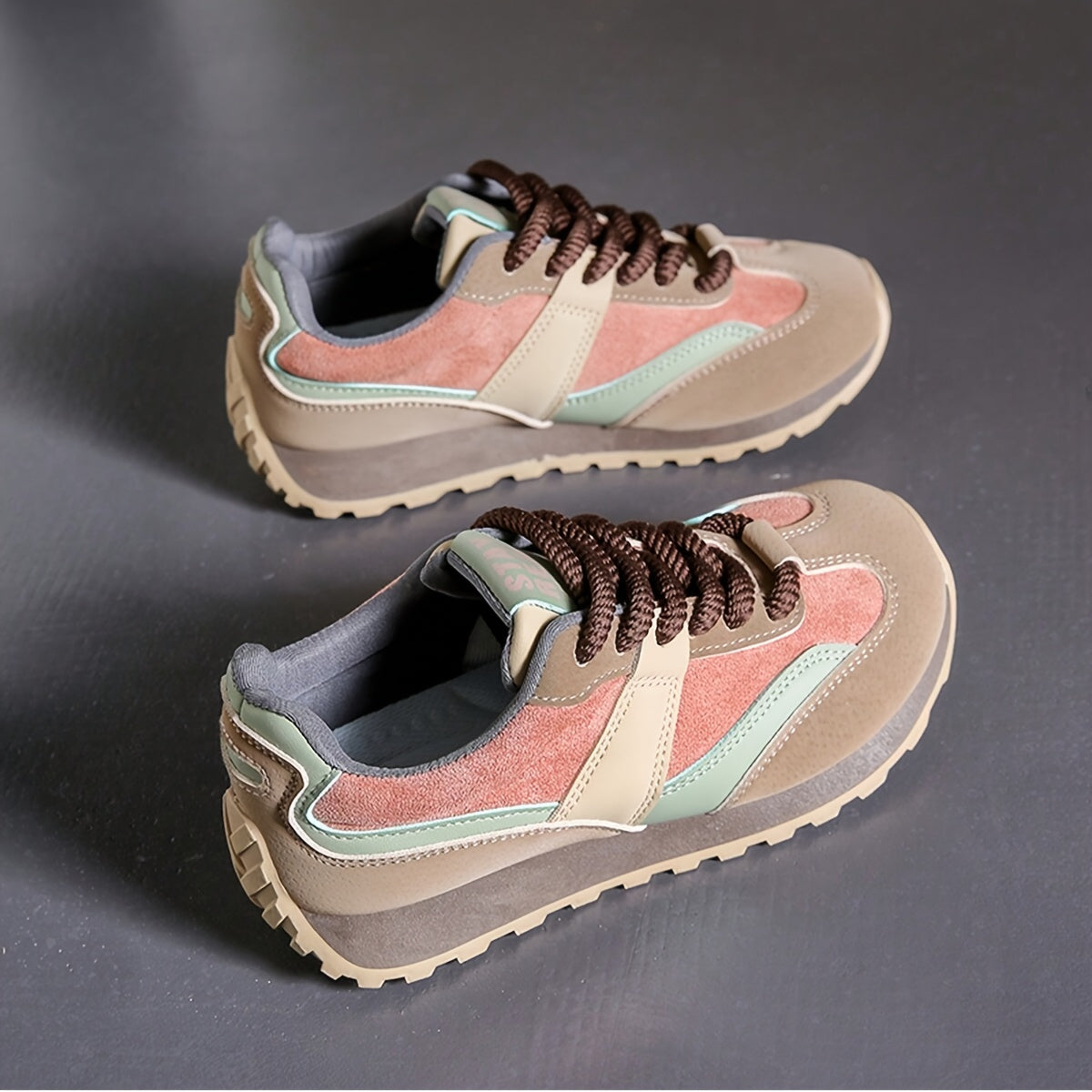 Women's Color Block Chunky Dad Shoes Spring 2024 Corduroy Low Top Sneakers with Rubber Sole