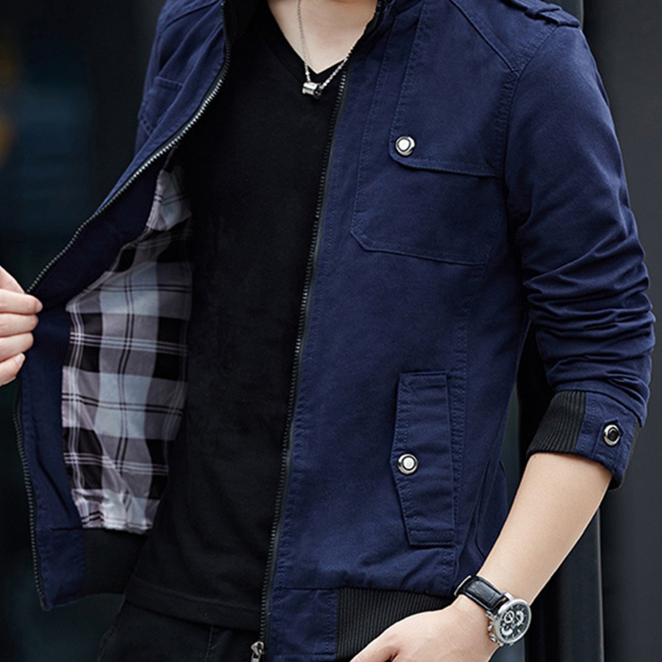 Erkaklar uchun bir rangli kargo jakketi, ko'p cho'ntakli dizayn, zamonaviy uzun qo'lqopli turli xil ko'ylak. Tashqi faoliyatlar uchun mukammal, ajoyib sovg'a bo'ladi.