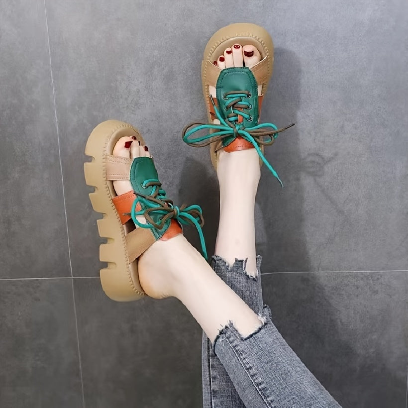 Yoz uchun rangli blok dizaynida, ochiq barmoq bilan va qulay moslashuv bilan ayollar uchun tasodifiy shoelacesli slayd sandallar.