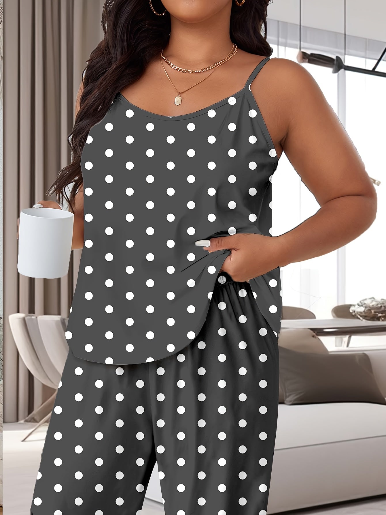 Женский комплект ночной одежды больших размеров с желтым горошком и безрукавными широкими брюками