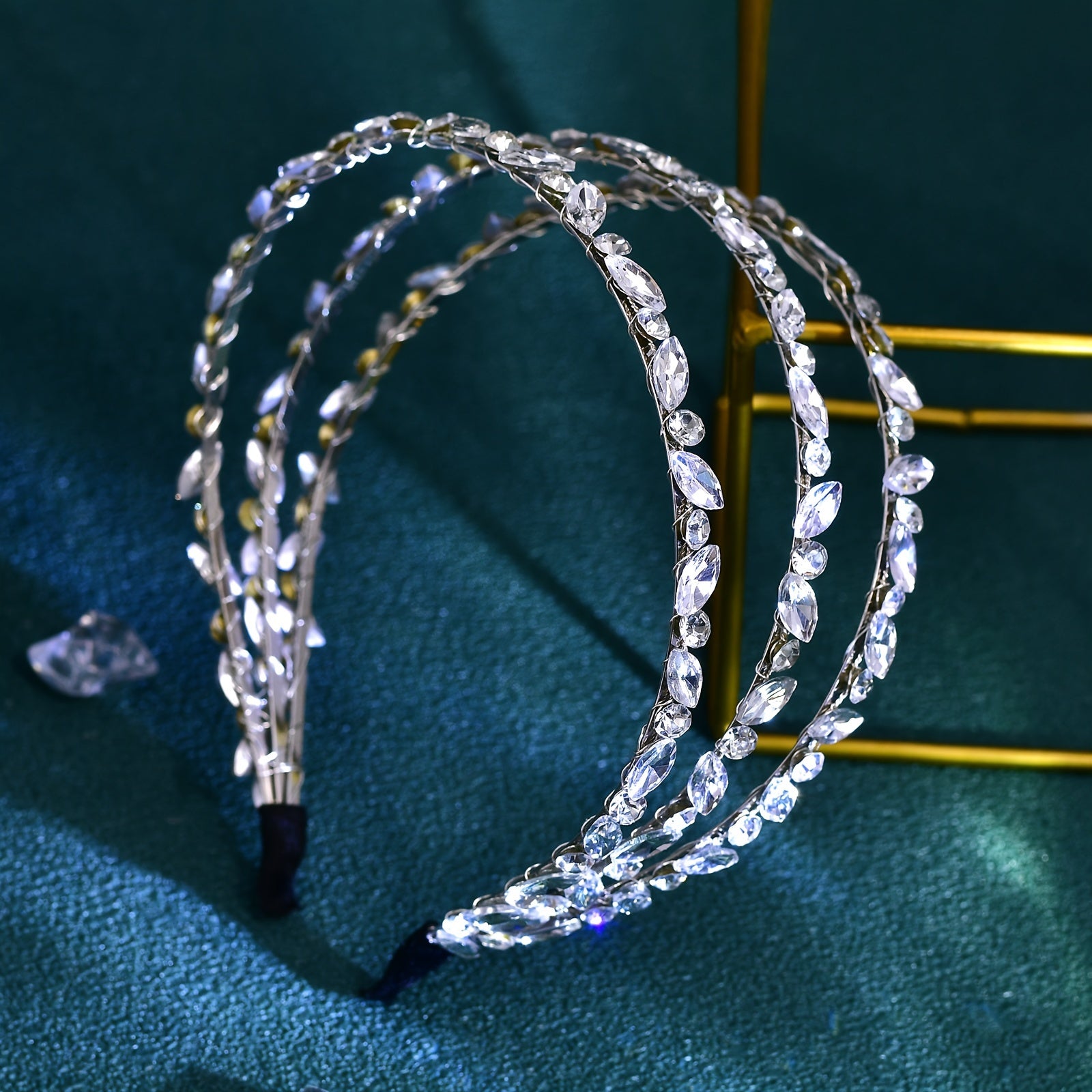 Vintage-Inspired Bridal Headband with Rhinestones Elegant Wedding Hair Accessory