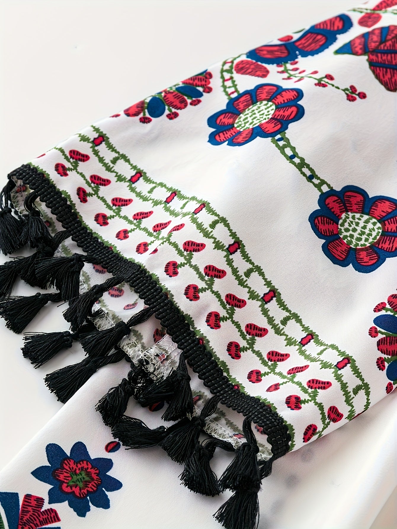 Ayollar uchun zamonaviy gullar bilan bezatilgan to'qima, yengsiz, cho'zilmaydigan polyester, ochiq old qismi bilan, bahor/yaz uchun mukammal.