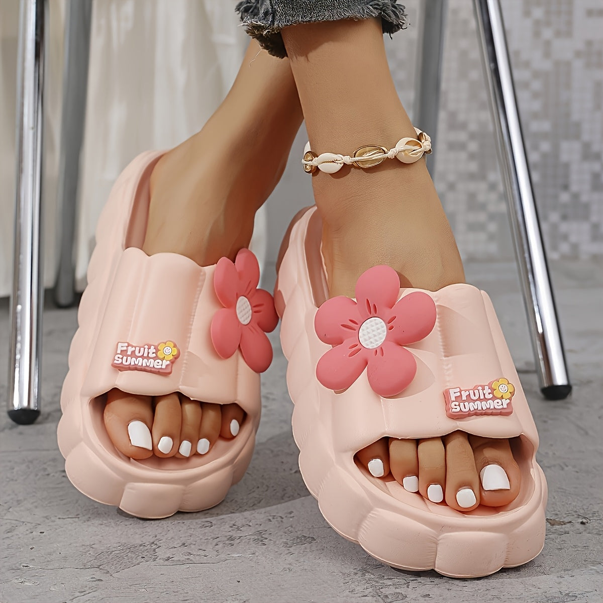 Women's Sunflower Decorated Lightweight Indoor Outdoor Slip-On Slides