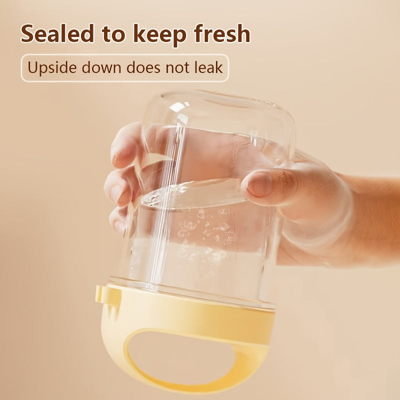 Shisha yogurt stakani tun bo'yi jo'xori, smuzi va donlar uchun muhrlangan idish sifatida ikki marta ishlatiladi, qoshiq bilan.