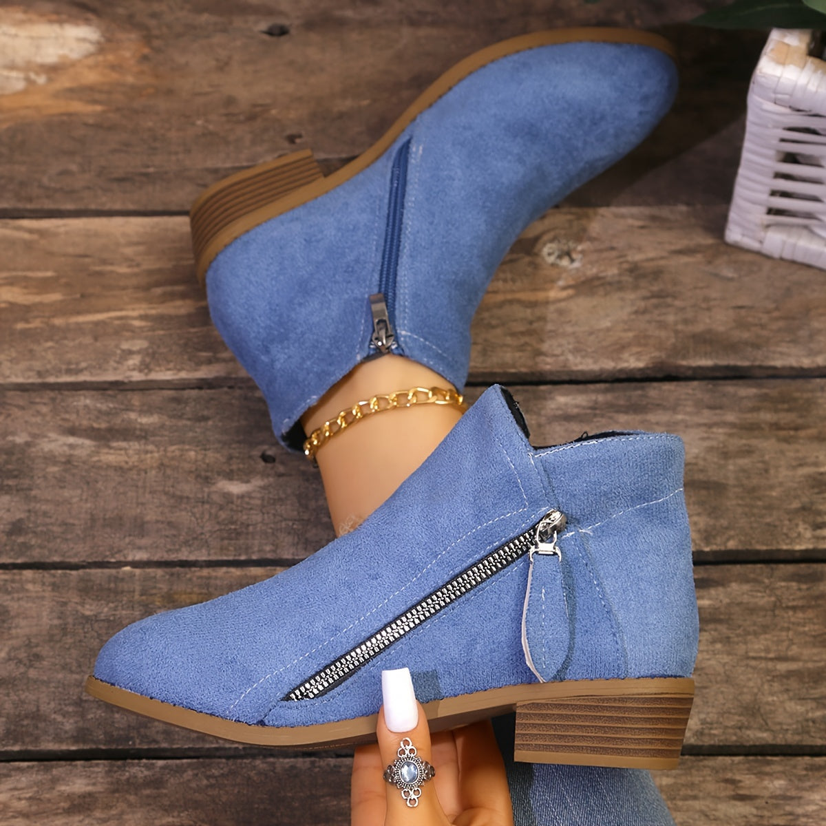 Women's Leather Ankle Boots with Chunky Heel and Double Zipper