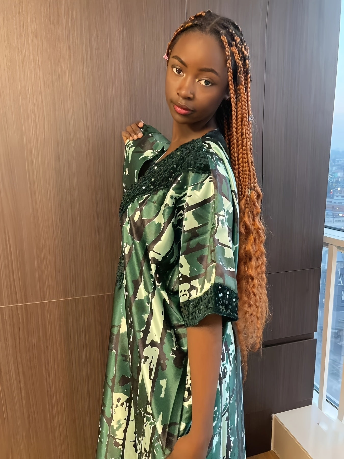 Women Plus Size V-Neck Kaftan Dress with Contrast Collar and Batwing Sleeves