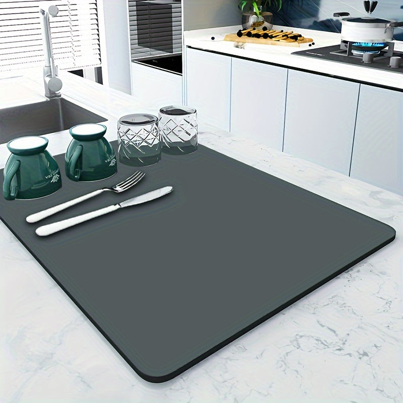 Bir dona Super Absorbent Anti-slip Idish Quruq Mat Kofe rangida. Ushbu katta oshxona matosi idishlarni tezda suzish va quritish uchun mukammaldir. Shuningdek, tez quriydigan drenaj pad sifatida hammomda foydalanish uchun mos. Muhim oshxona ta'minotlari.