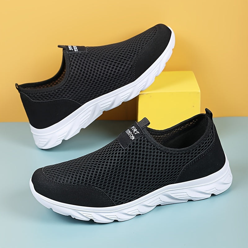 Men's Breathable Mesh Slip-On Shoes for Outdoor Casual Activities in Spring and Summer