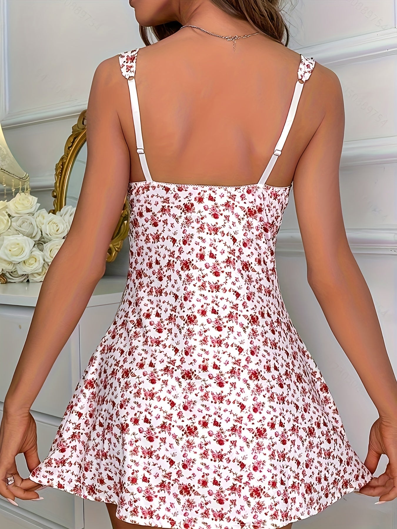 Сексуальное цветочное ночное платье для женщин, изготовленное из 95% полиэстера и 5% эластана с средней поддержкой и деталями в виде scallop. Изготовлено из тканого материала весом 180 г/м², это изделие не