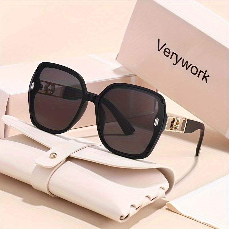 Women's Retro Rectangular Fashion Glasses with Anti-Reflective PC Lenses