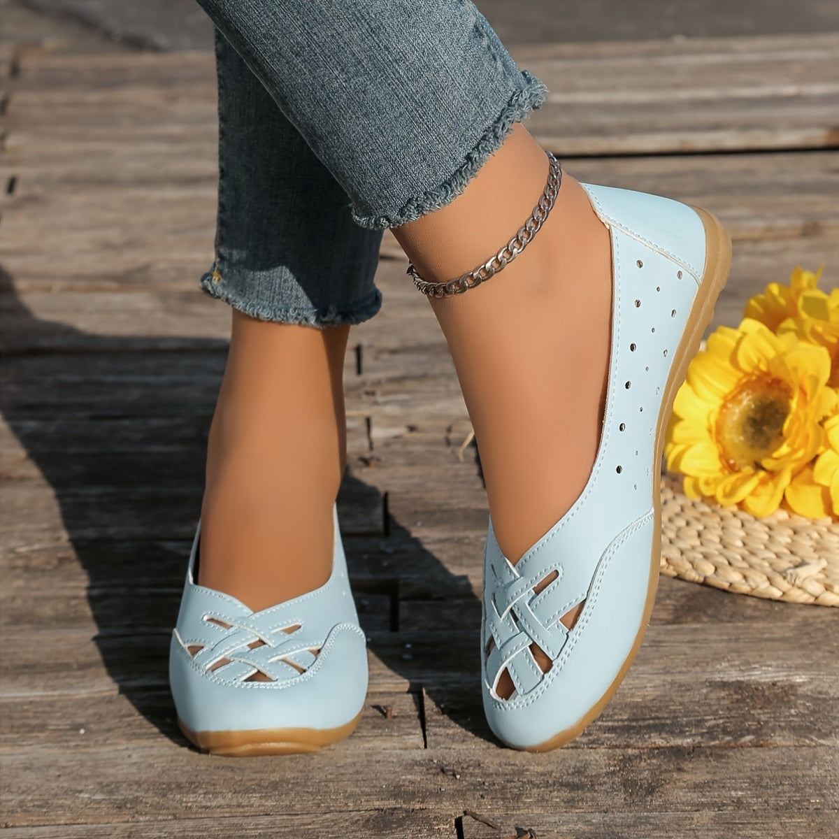 Women's Casual Flat Shoes Hollow Design Rubber Sole Non-Slip Comfortable