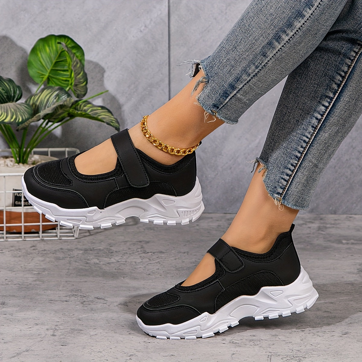 Women's Breathable Mesh Casual Sneakers Non-Slip Thick Sole Black White