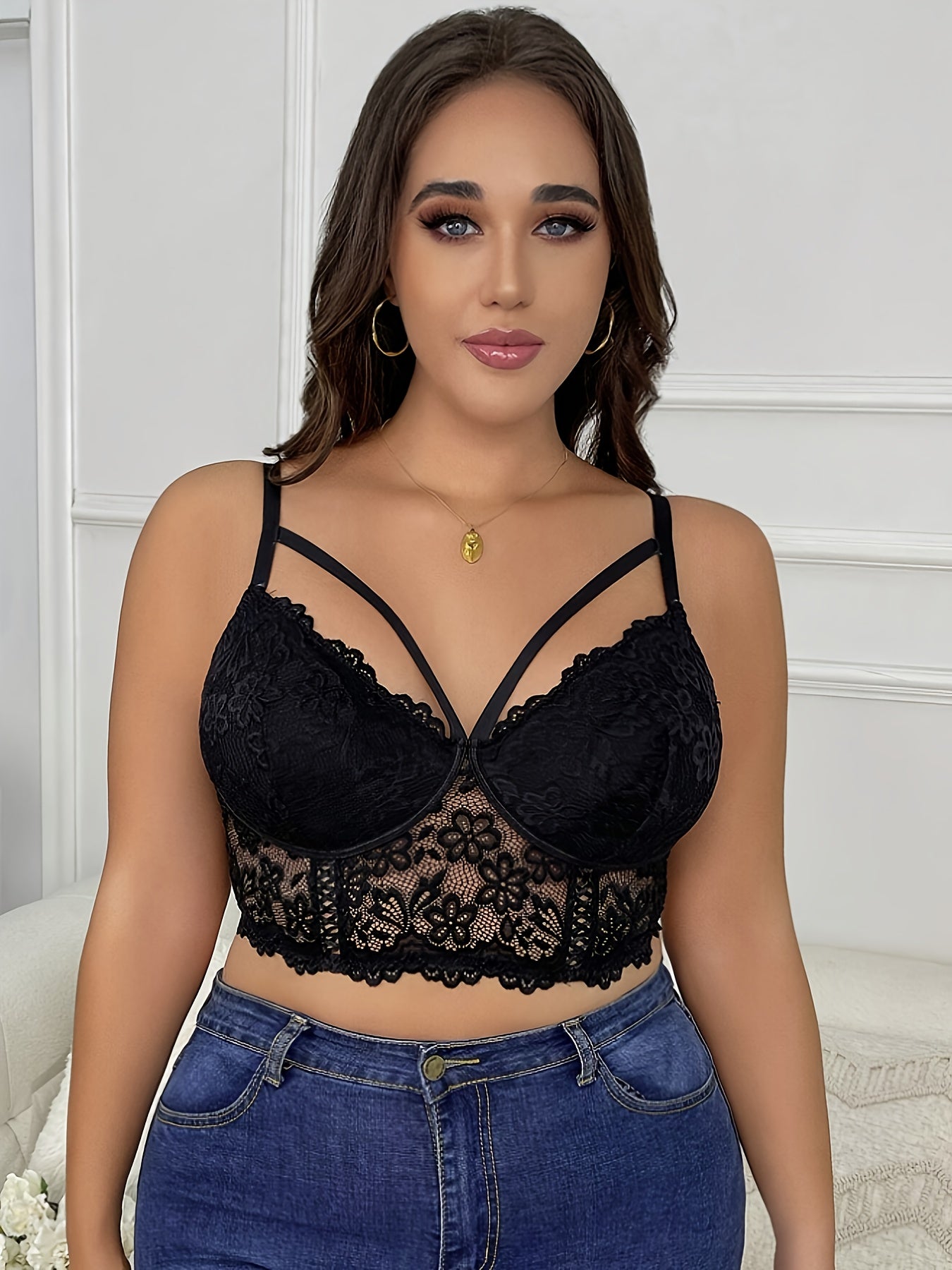 Ayollar uchun kattaroq o'lchamdagi gul naqshli chiroyli chiziqli bralette, seksi strapli bra