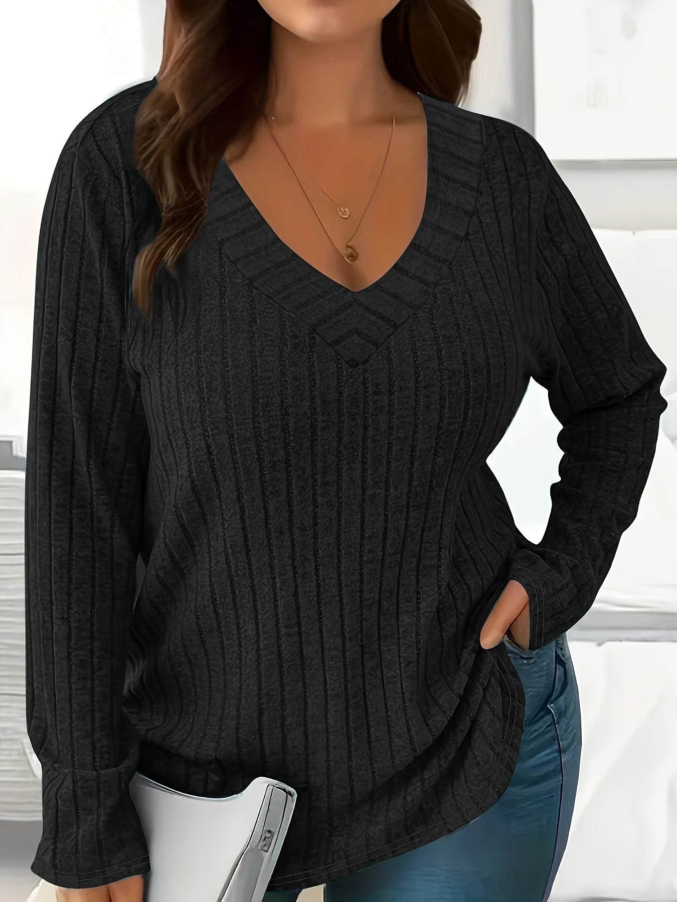 Women's Loose Fit V-Neck Polyester T-Shirt Breathable Soft Fabric All-Season Casual