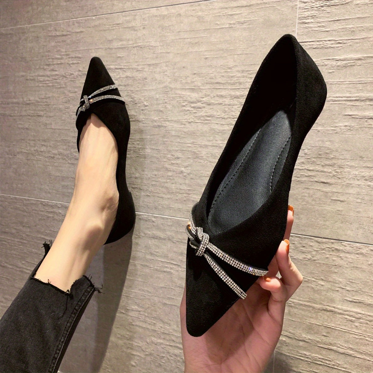 Women's Rhinestone Decor Flat Shoes Pointed Toe Soft Sole Lightweight Walking