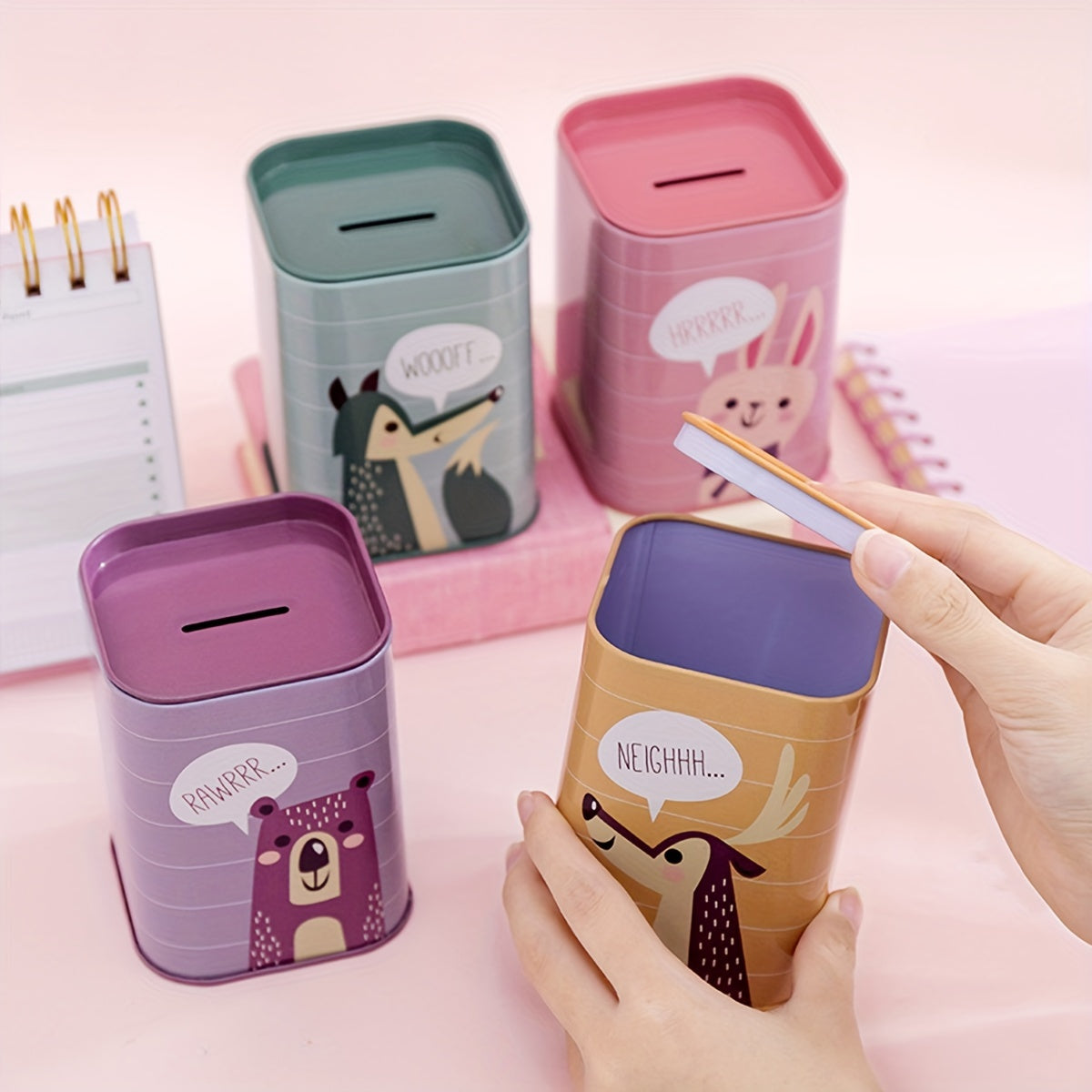 Alcancía de metal cuadrada para niños con animales de dibujos animados en colores aleatorios