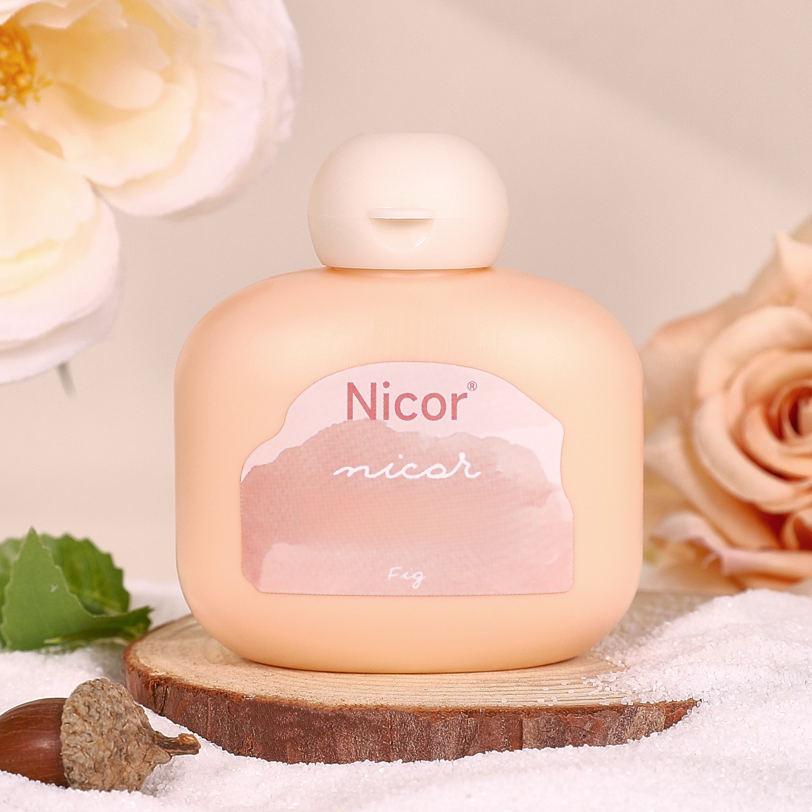 Portable Hand Cream with Plant-Based Hyaluronic Acid and Squalane for Dry Hands