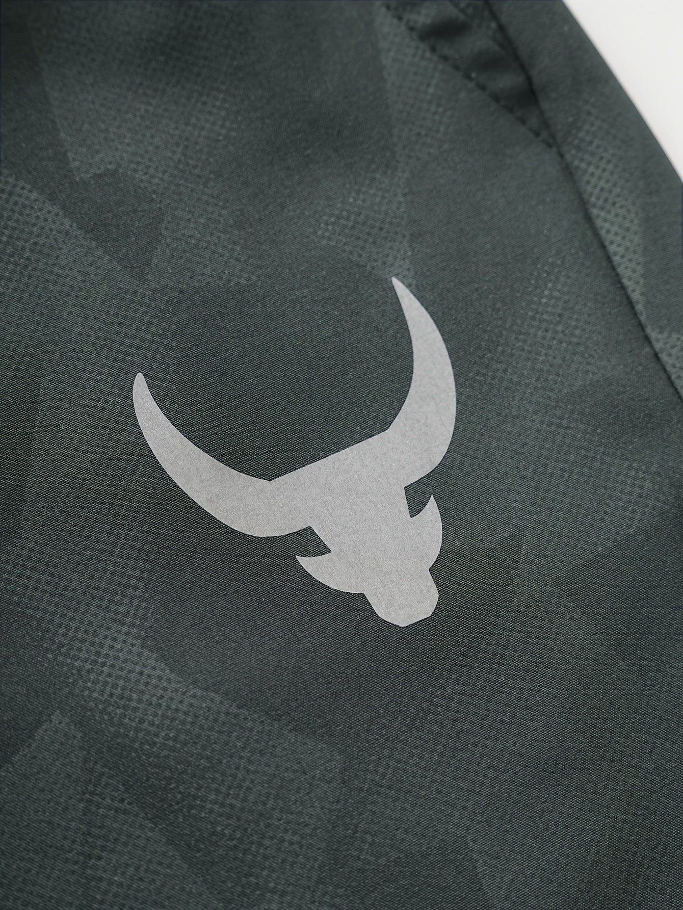 Men's Bull Skull Print Athletic Shorts Polyester Elastic Waist Pockets Quick-Dry Summer