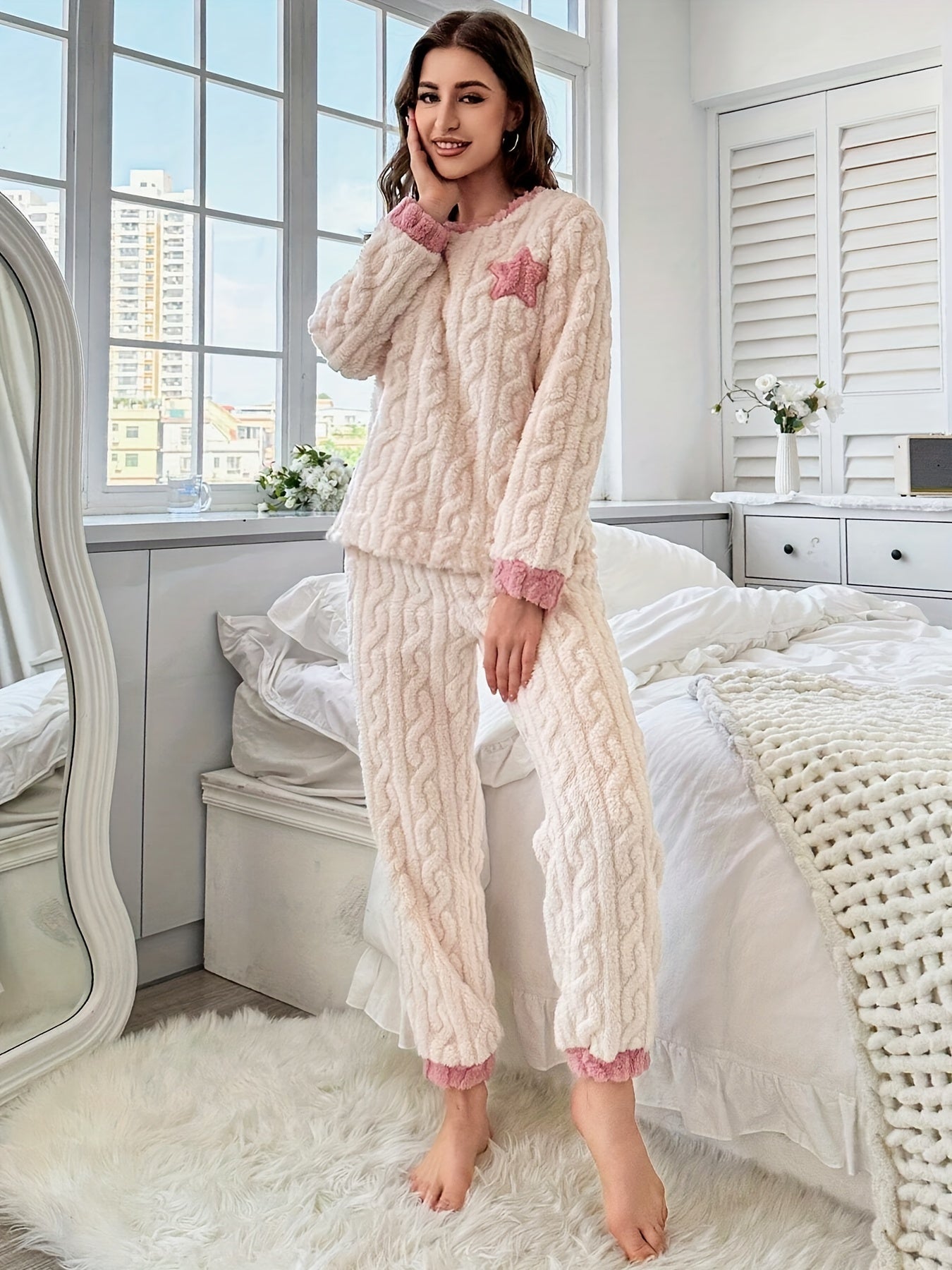 Women's Fleece Pajama Set with Star Pattern Long Sleeve Crew Neck Winter Lounge Sleepwear
