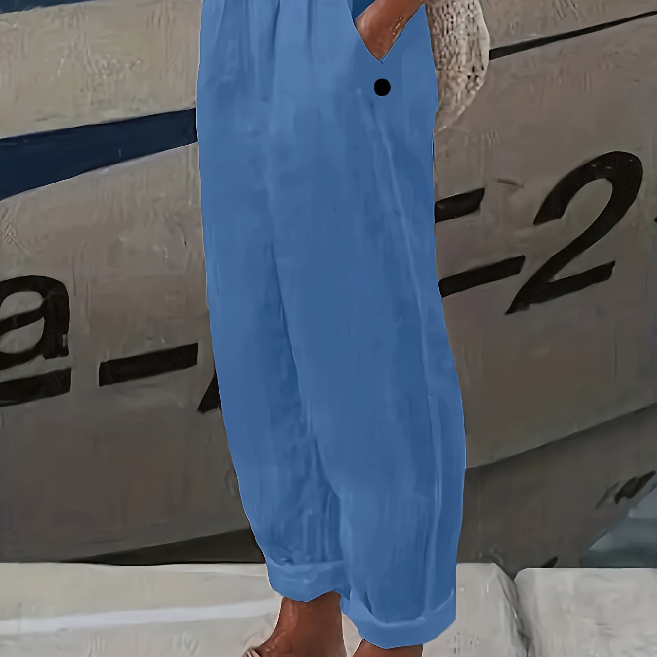 Bahor va yoz uchun elastik belli shimlar, qiyshiq cho'ntaklari bo'lgan katta o'lchamdagi ayollar kiyimlari.