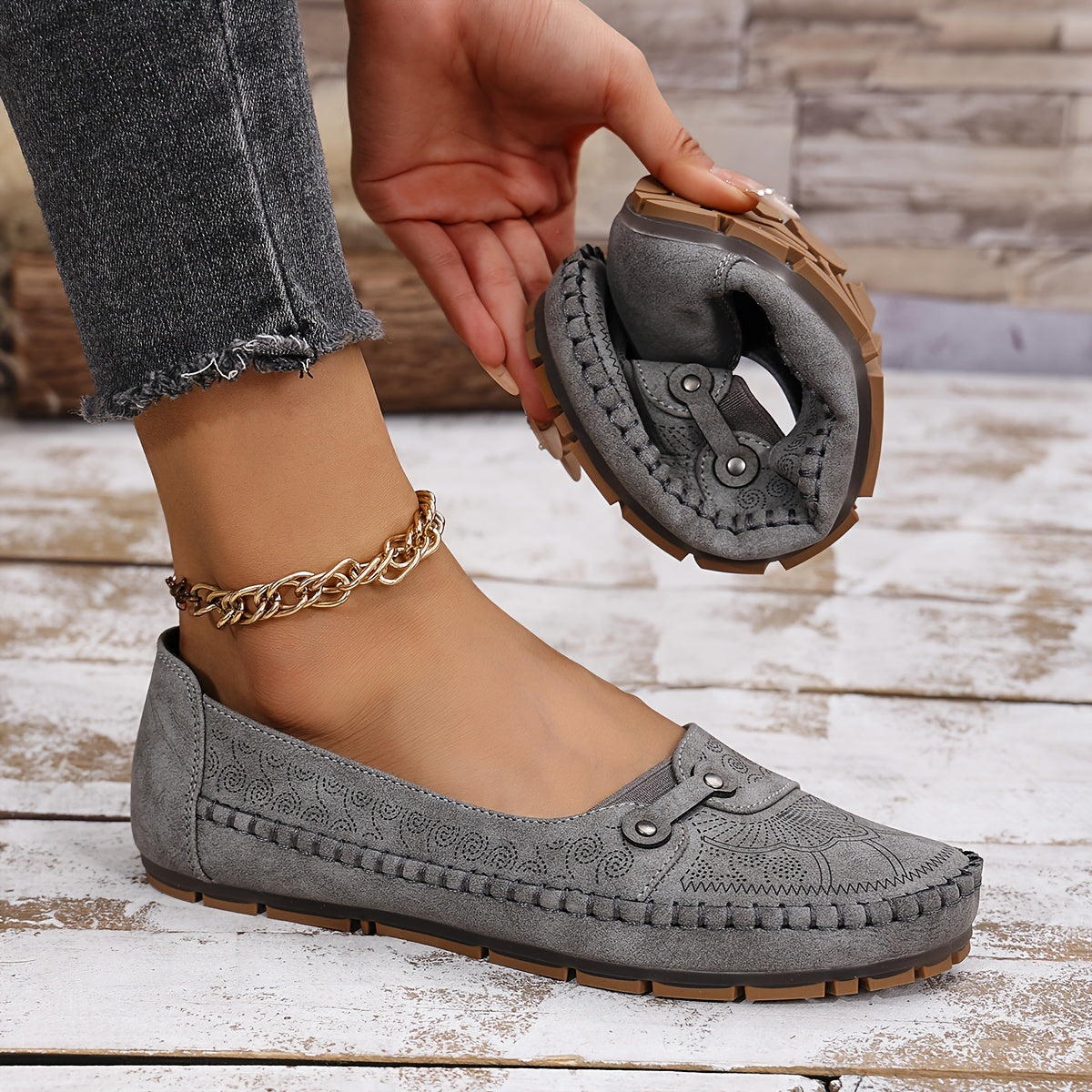 Women's Slip-On Shoes with Large Retro Metal Buckle Lightweight Comfortable All-Season Vintage Ballet