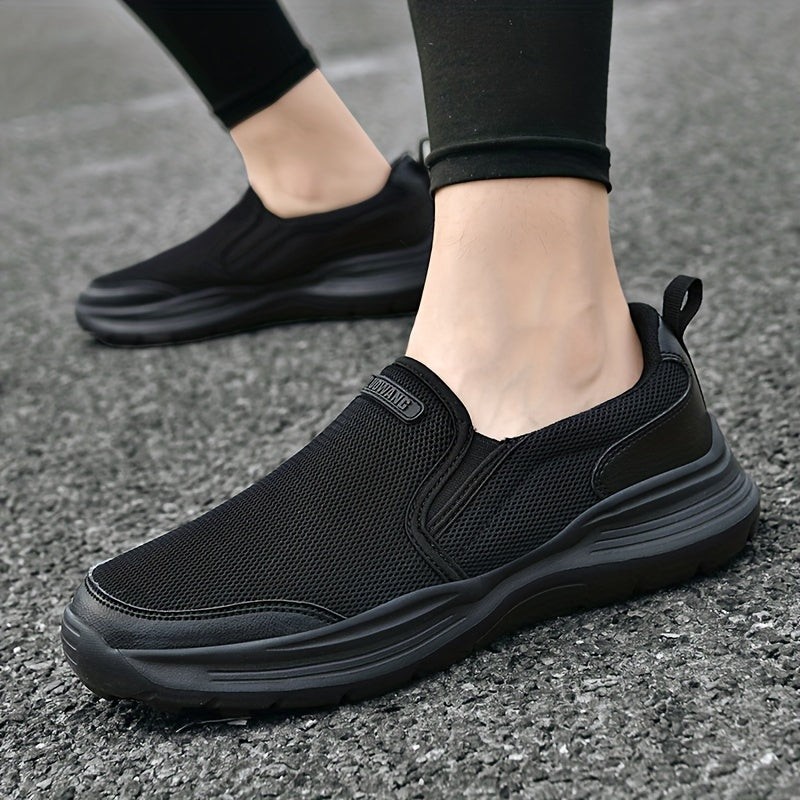 Erkaklar uchun bir rangli, havo o'tkazuvchi va tashqi faoliyatlar uchun qulay slip-on paypoqli poyabzal.