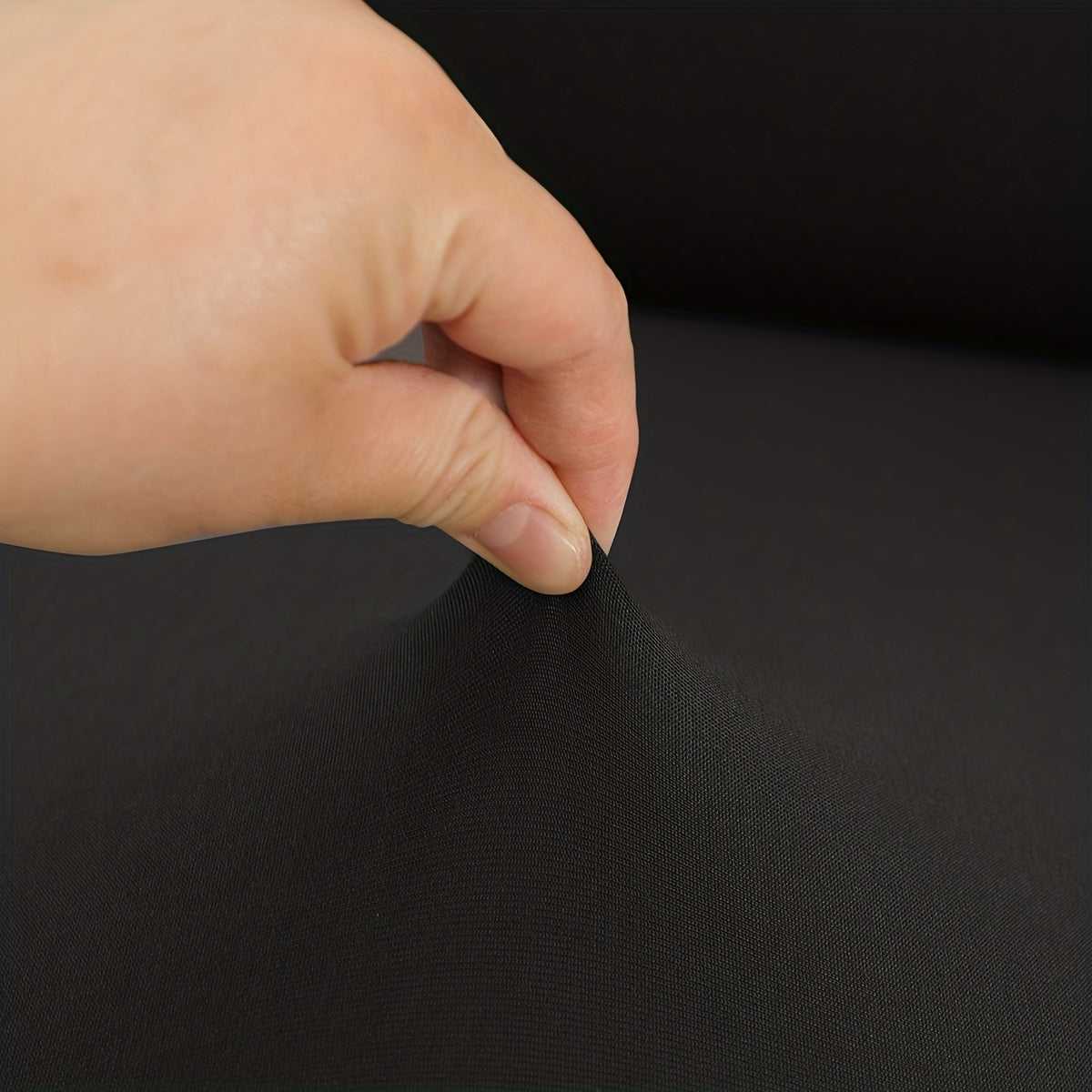 Cho'ziladigan suv o'tkazmaydigan stul qopqog'i. Klassik uslub, polyester va spandeks aralashmasidan tayyorlangan. Mashinada yuvish mumkin, elastik lenta bilan yopiladi. Qumlangan hunarmandchilik. Uy yotoqxona bezatish uchun ideal.