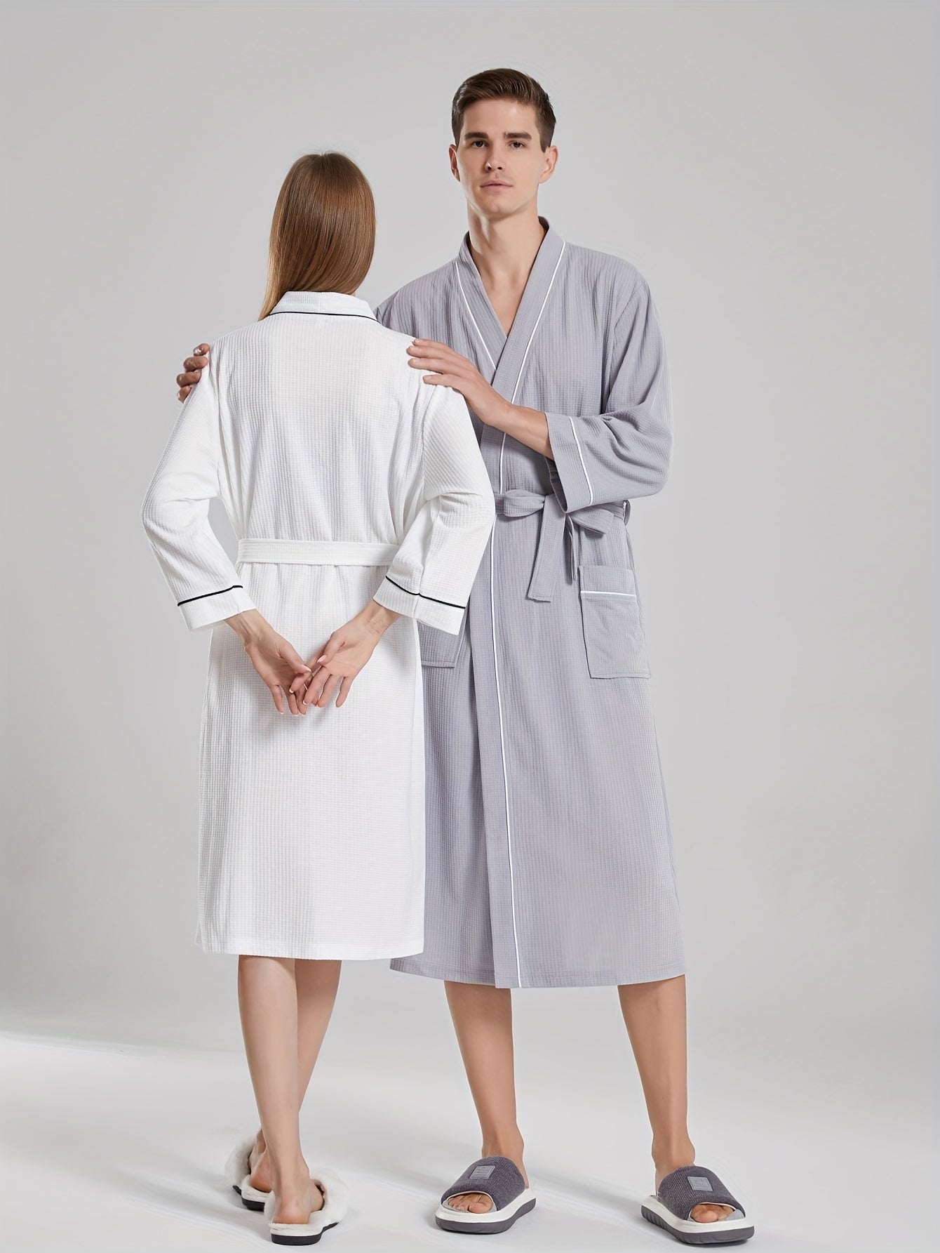 Unisex Japanese-Style Waffle Weave Bathrobe with Pockets and Belt for All-Season Comfort