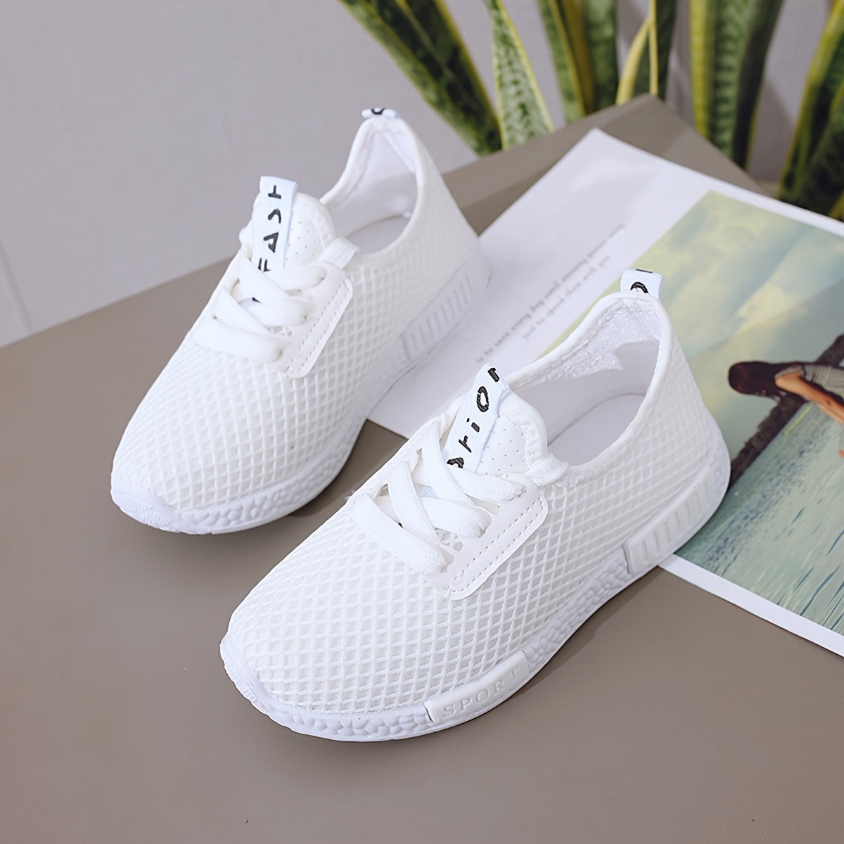 14 yosh va undan kichik yoshdagi bolalar uchun kundalik tasodifiy kiyim uchun zamonaviy toza teshikli krossovkalar